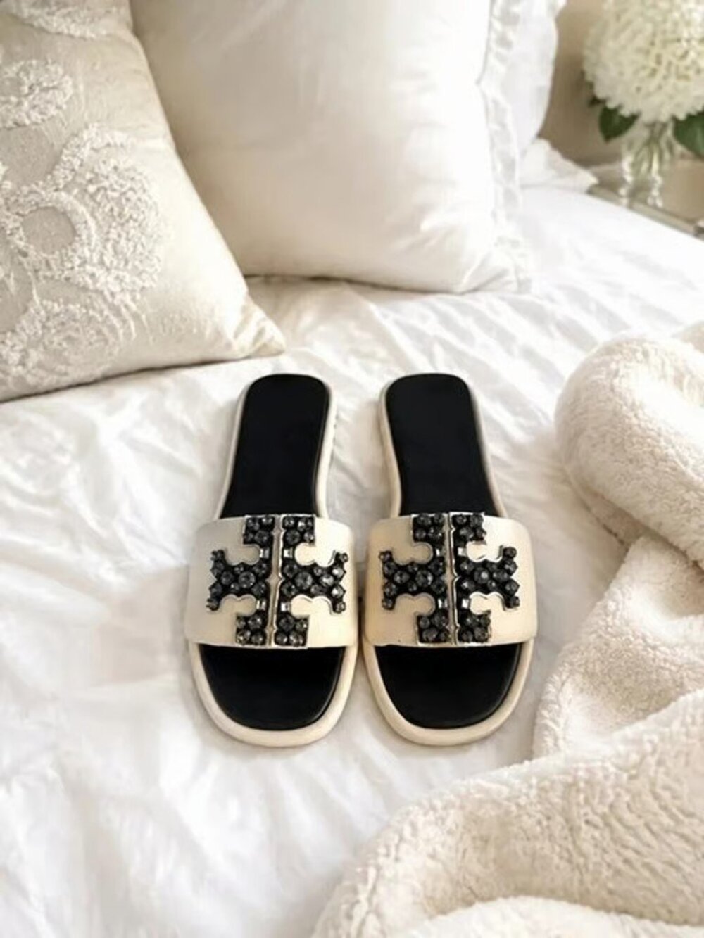 Tory Burch Ines Crystal Logo Flat Slides Cream/Black